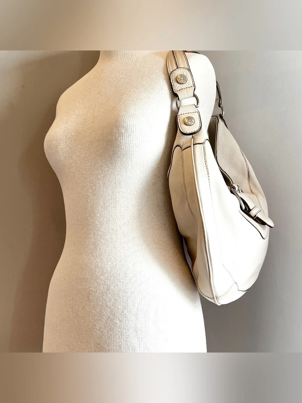 Michael Kors Y2K hobo shoulder bag purse cream pebbled leather buckle slouchy